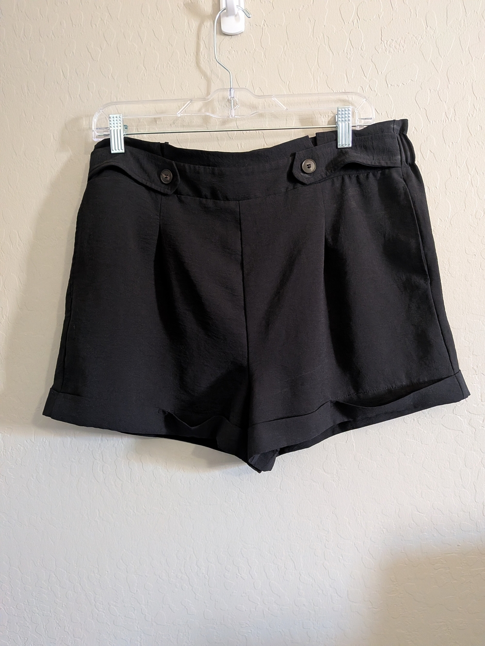 Ci Sono Women's Black High-Rise Button-Tab Dress Shorts